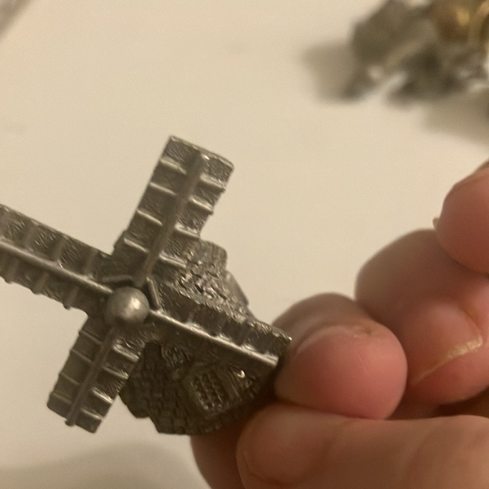 Miniature windmill - Picture 2 of 4